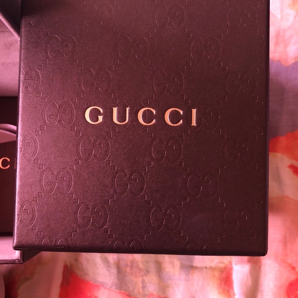Women’s Swiss Gucci Watch in Silver